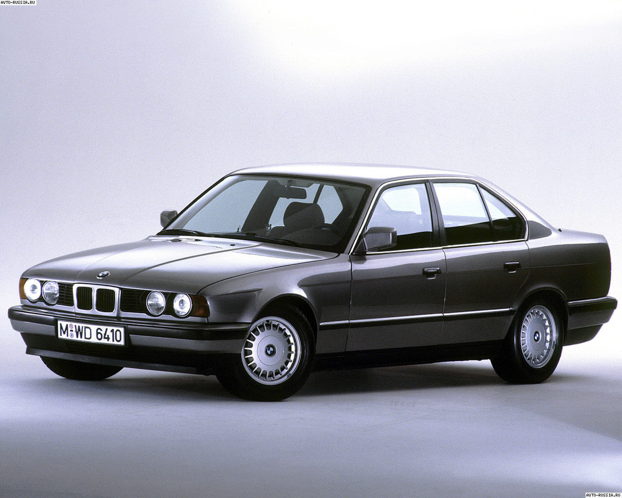 Обои BMW 5-series E34 1280x1024