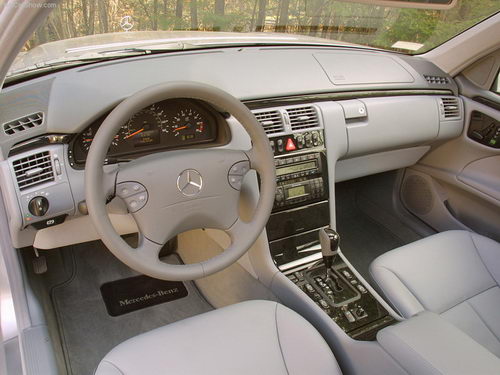 Mercedes E 240 W210