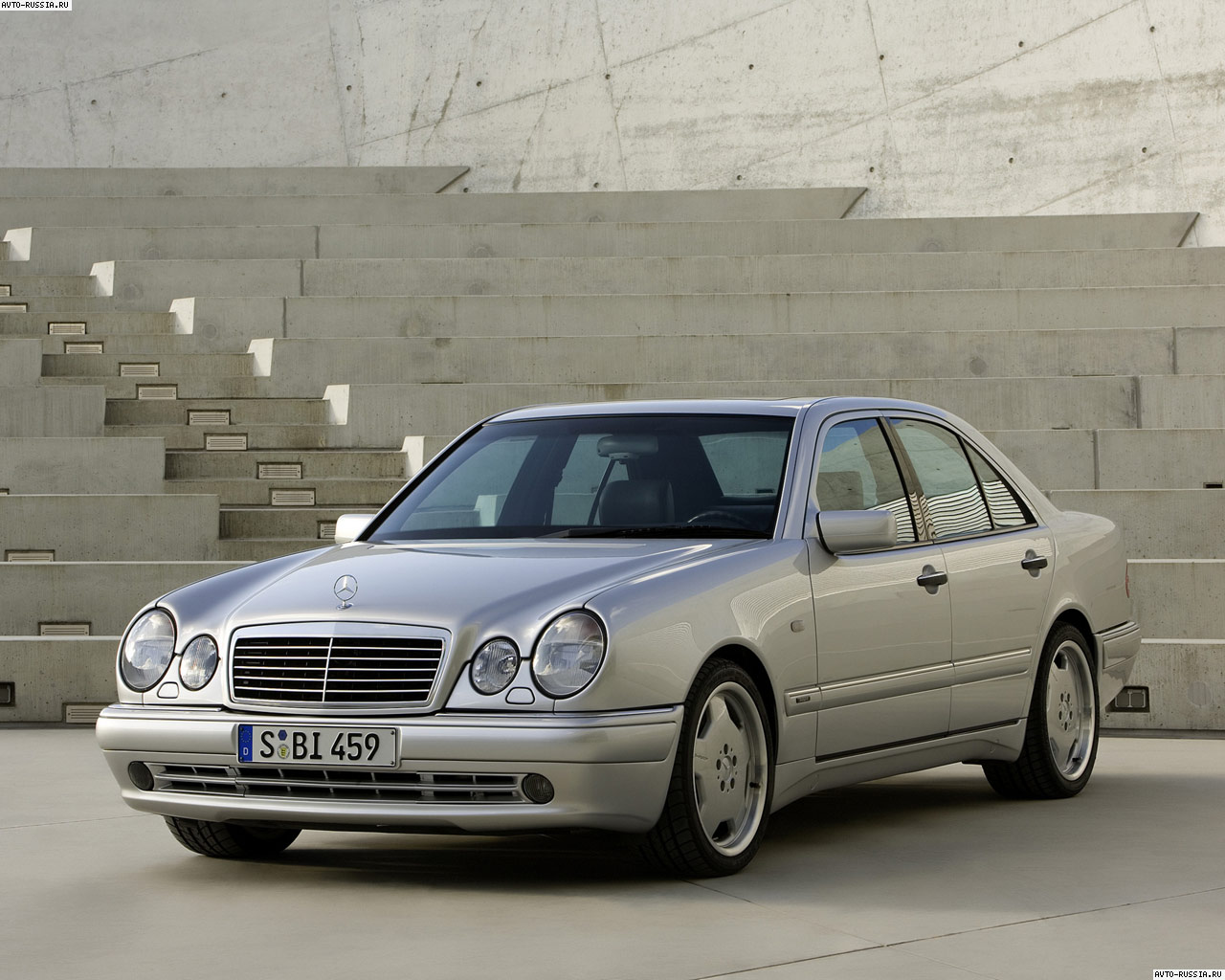 Обои Mercedes E-class W210 1280x1024