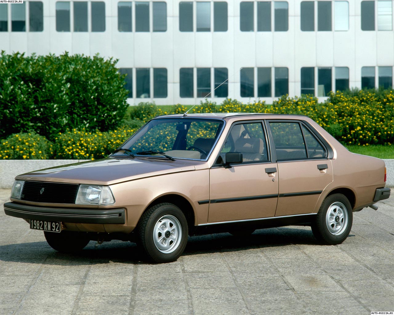 Обои Renault 18 1280x1024