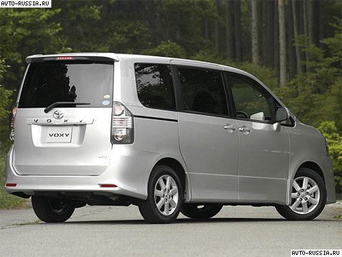 Фото 4 Toyota Voxy 2.0 AT 4WD