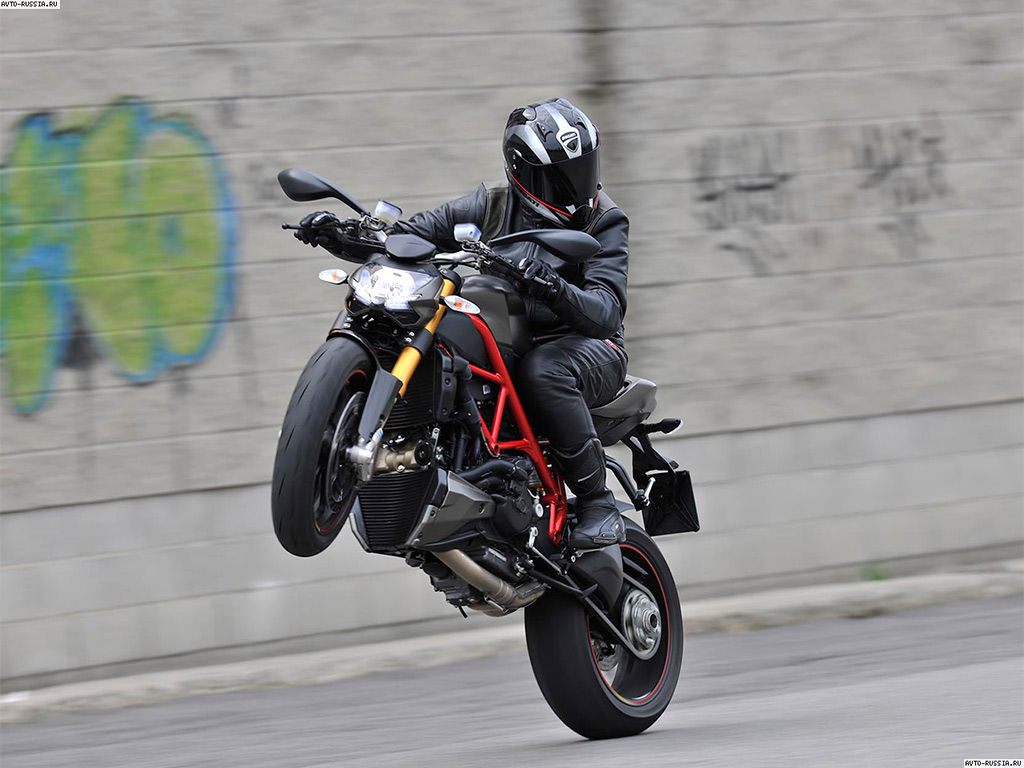 Обои Ducati Streetfighter 848 1024x768