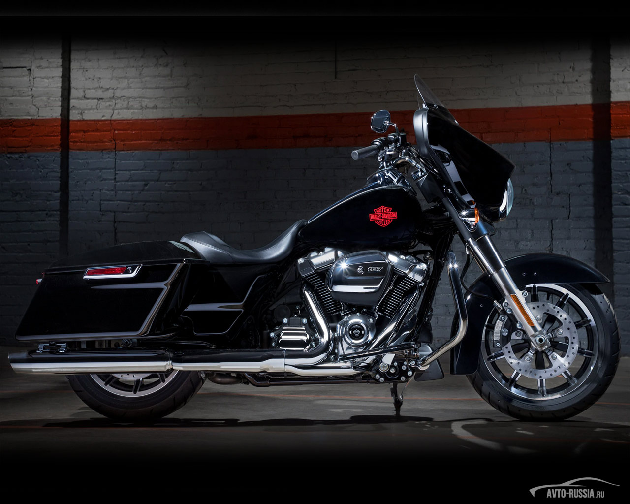 Обои Harley-Davidson Electra Glide 1280x1024