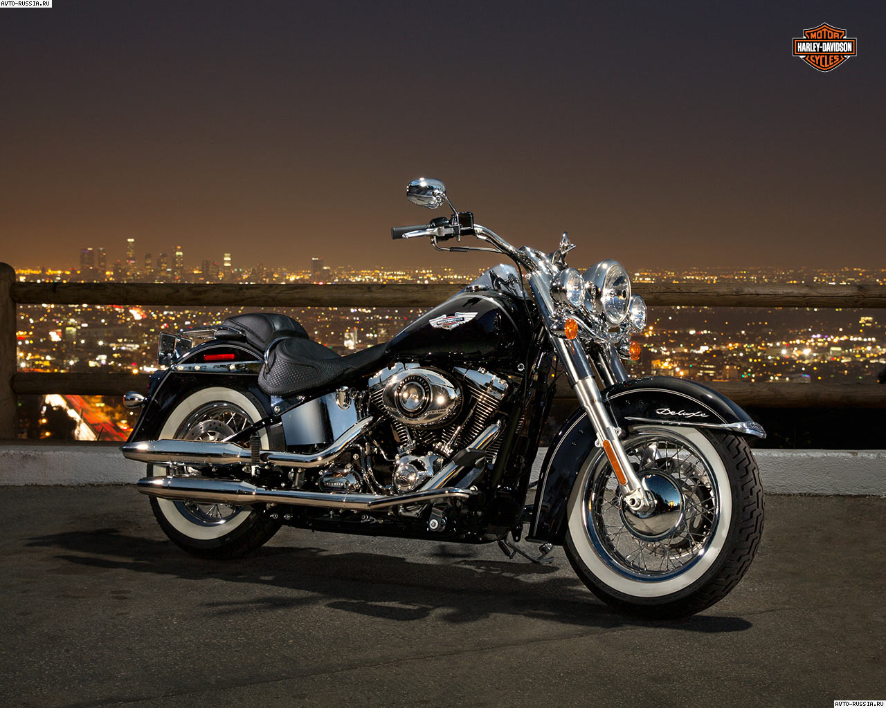Обои Harley-Davidson Softail Deluxe 1280x1024