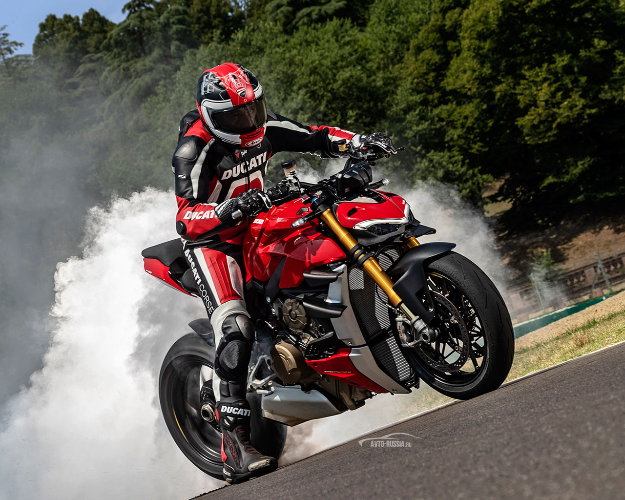 Обои Ducati Streetfighter 1280x1024