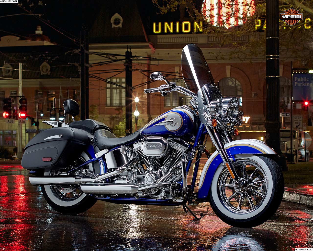 Обои Harley-Davidson CVO Softail Deluxe 1280x1024