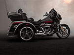 Обои Harley-Davidson CVO Tri Glide 1024x768
