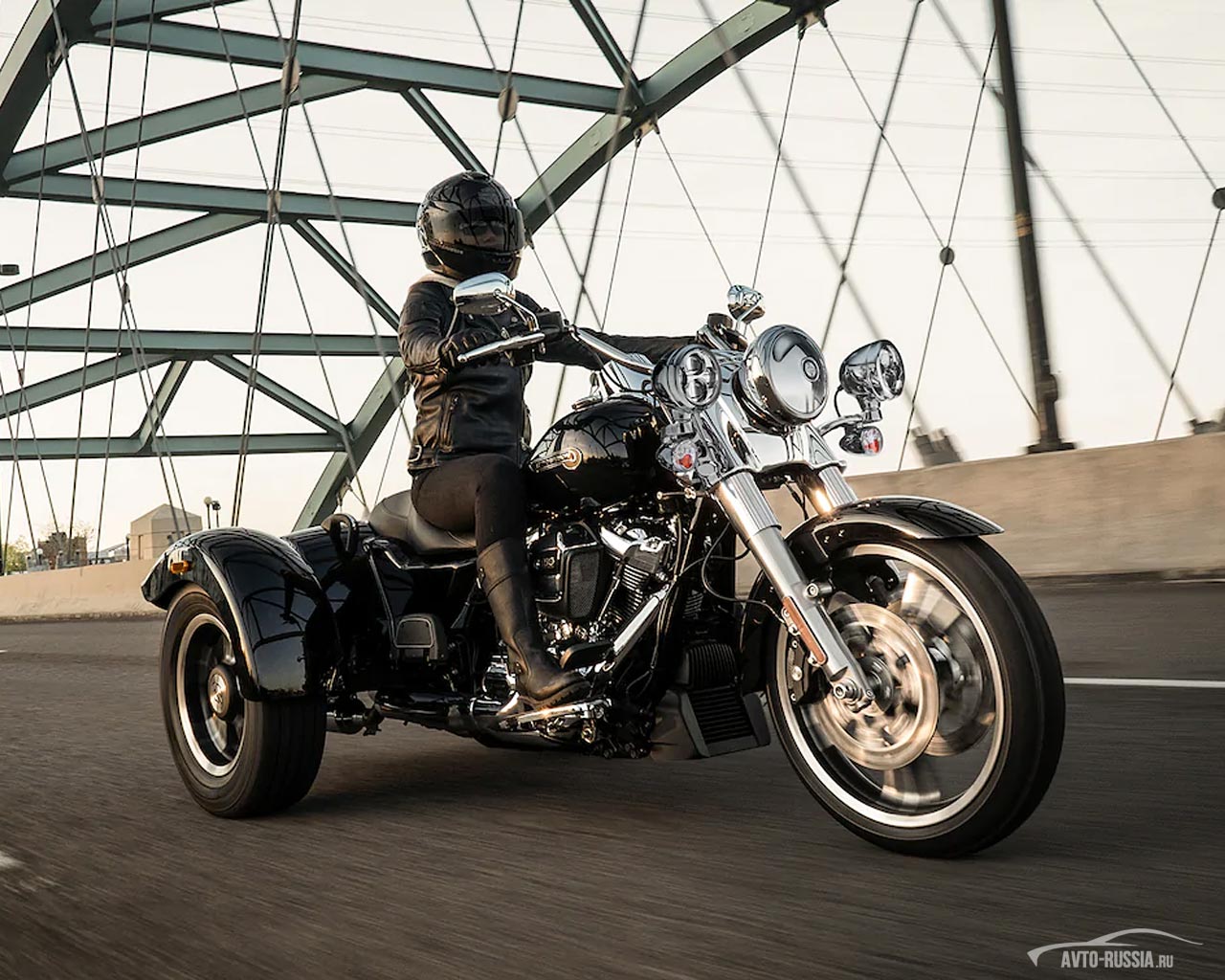 Обои Harley-Davidson Freewheeler 1280x1024