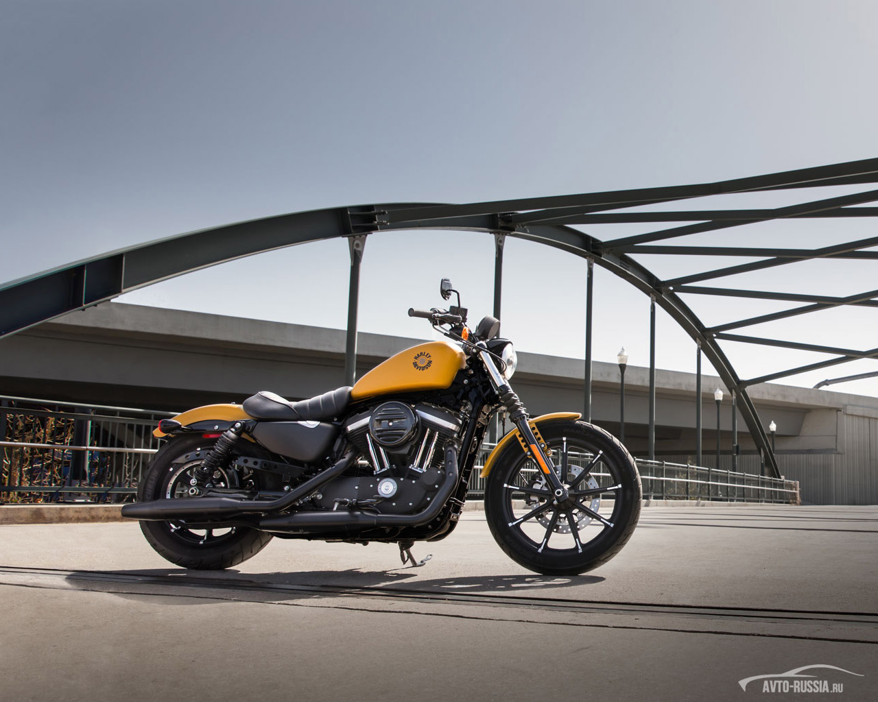 Обои Harley-Davidson Iron 883 1280x1024