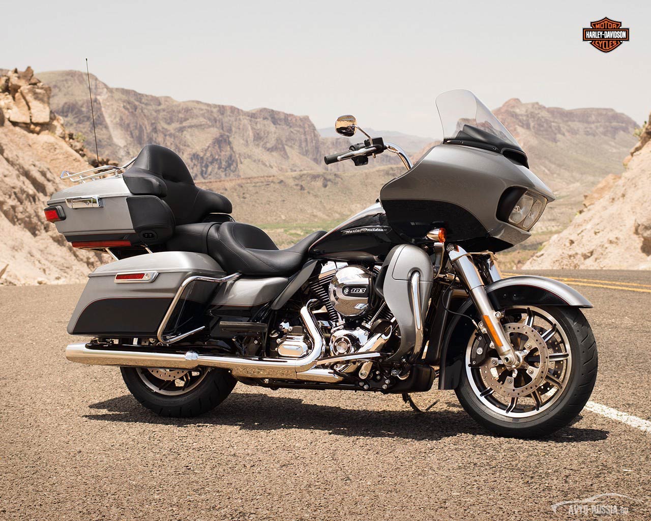 Обои Harley-Davidson Road Glide Ultra 1280x1024