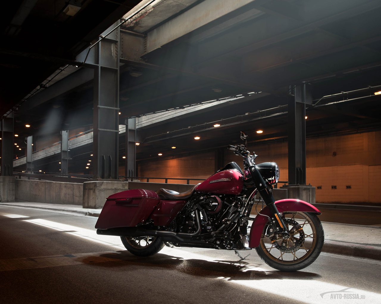 Обои Harley-Davidson Road King Special 1280x1024